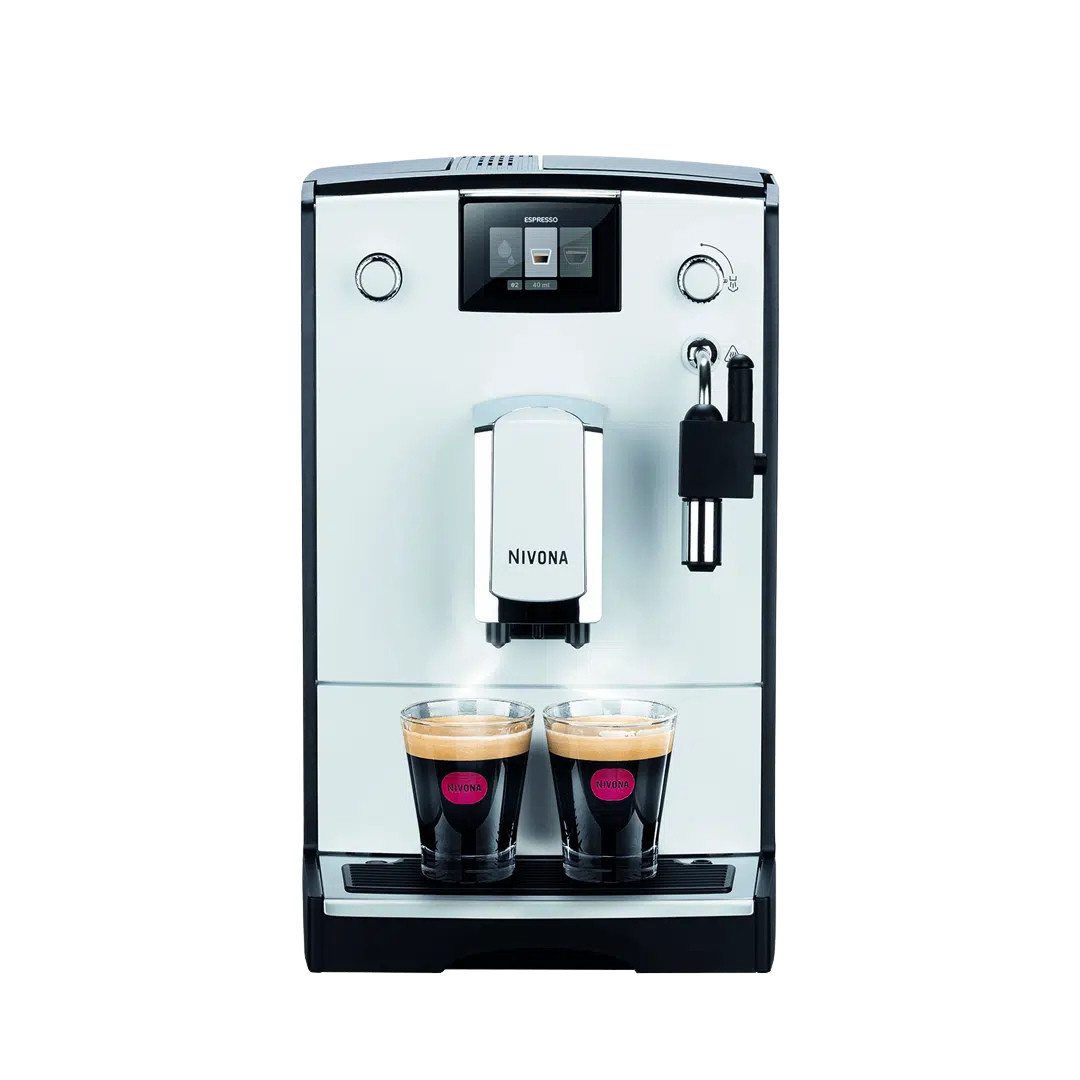 Uw intrede in de wereld van NIVONA, met versgemalen koffie elke ochtend. Met TFT-kleurendisplay en het gebruiksvriendelijke NIVONA-bedieningsconcept. Sla recepten op en pas ze aan. De handmatige SPUMATORE maakt melkschuim voor koffievariaties. Automatische reinigingsprogramma's maken het geheel compleet.