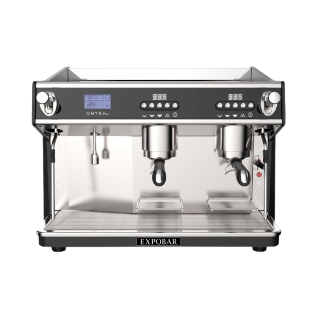 Dit Spaanse espressomachine merk staat bekend om zijn ongeëvenaarde prijs/kwaliteitverhouding en professionele uitstraling. Het nieuwste model, Onyx, is een doorontwikkeling van het populaire G-10. De Onyx is een professionele espressomachine die de hele dag door hard kan werken.
Deze machine heeft een strak design en bevat de volgende kenmerken: 2 groepen, een elektronisch schakelbord om de koffiedoseringen volumetrisch te regelen, automatische watervulling en een 11,5 liter koperen ketel. Bovendien heef