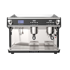 Dit Spaanse espressomachine merk staat bekend om zijn ongeëvenaarde prijs/kwaliteitverhouding en professionele uitstraling. Het nieuwste model, Onyx, is een doorontwikkeling van het populaire G-10. De Onyx is een professionele espressomachine die de hele dag door hard kan werken.
Deze machine heeft een strak design en bevat de volgende kenmerken: 2 groepen, een elektronisch schakelbord om de koffiedoseringen volumetrisch te regelen, automatische watervulling en een 11,5 liter koperen ketel. Bovendien heef