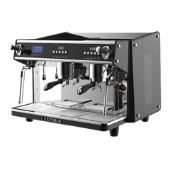 Dit Spaanse espressomachine merk staat bekend om zijn ongeëvenaarde prijs/kwaliteitverhouding en professionele uitstraling. Het nieuwste model, Onyx, is een doorontwikkeling van het populaire G-10. De Onyx is een professionele espressomachine die de hele dag door hard kan werken.
Deze machine heeft een strak design en bevat de volgende kenmerken: 2 groepen, een elektronisch schakelbord om de koffiedoseringen volumetrisch te regelen, automatische watervulling en een 11,5 liter koperen ketel. Bovendien heef