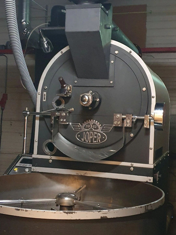 Onze koffiebrander - JOPER - waar wij onze koffiebonen vers in branden.