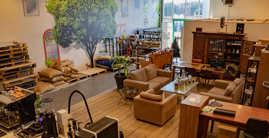 Kom gezellig bij ons van een kop koffie geniet van onze eigen gebrande koffiebonen. 